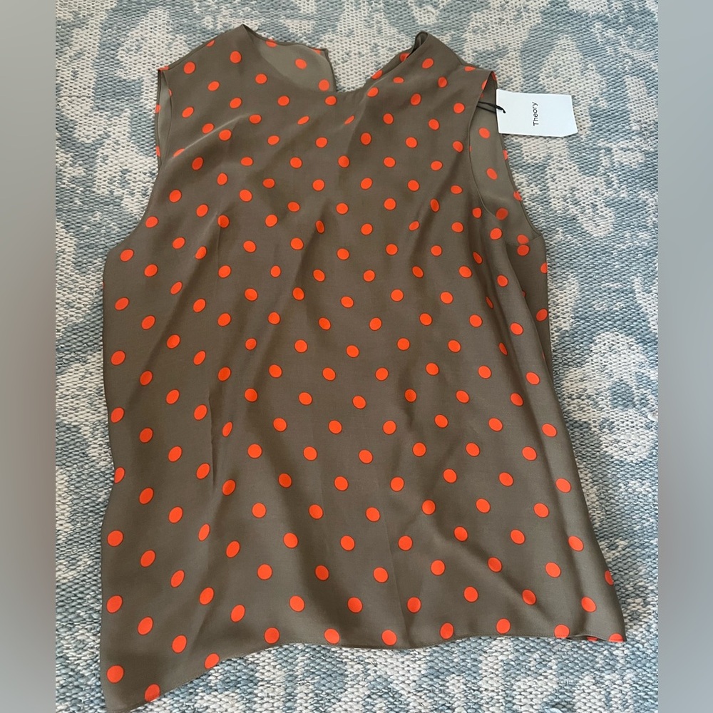 Theory silk blouse - never worn tags on. SIZE M.